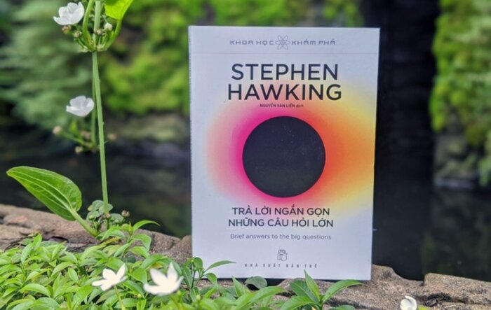 Stephen Hawking: Người "Trả Lời Ngắn Gọn Những Câu Hỏi Lớn"